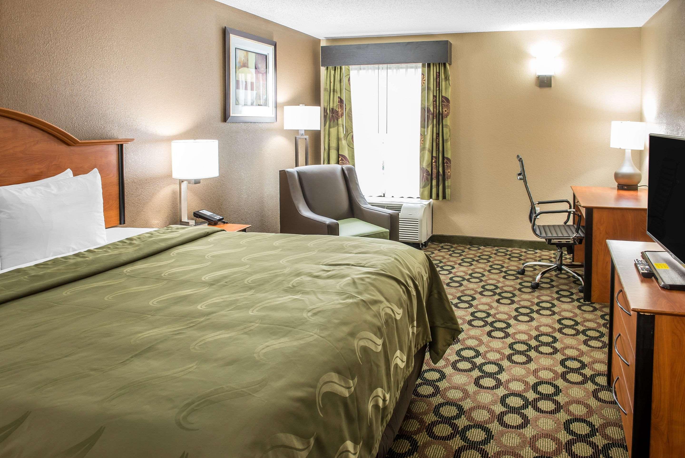 Quality Inn & Suites Columbus Exteriér fotografie